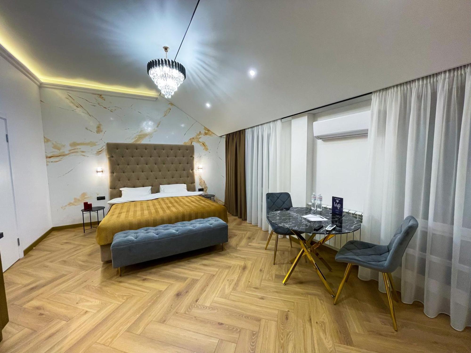 Myfreedom Lux Апартаменти Центр Вул Євгена Чикаленка 33 М Хрещатик Kiev Exterior foto