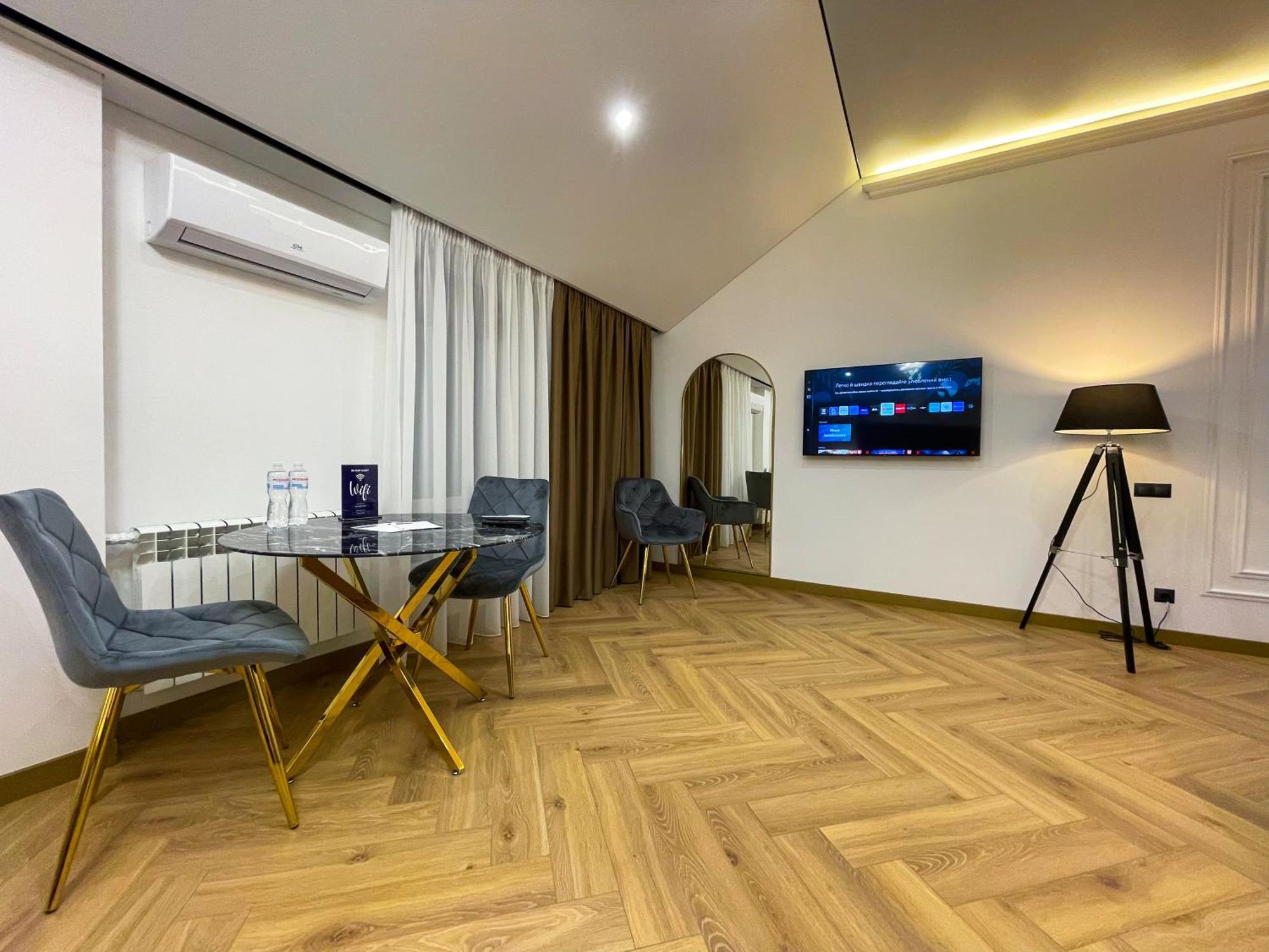 Myfreedom Lux Апартаменти Центр Вул Євгена Чикаленка 33 М Хрещатик Kiev Exterior foto