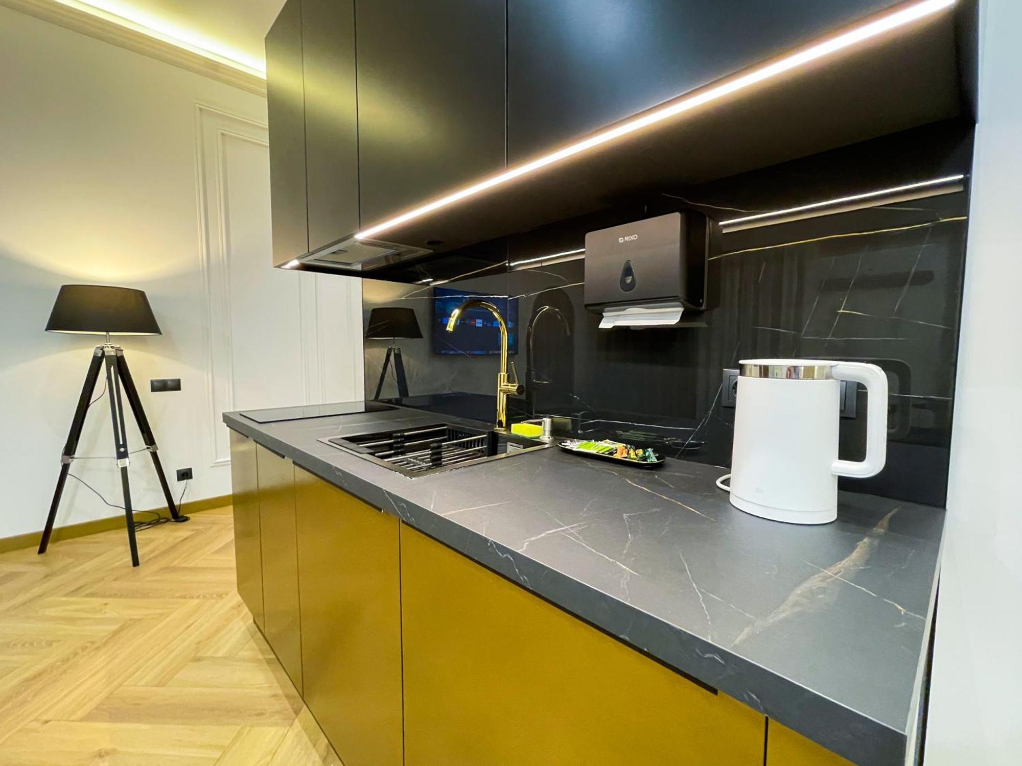 Myfreedom Lux Апартаменти Центр Вул Євгена Чикаленка 33 М Хрещатик Kiev Exterior foto